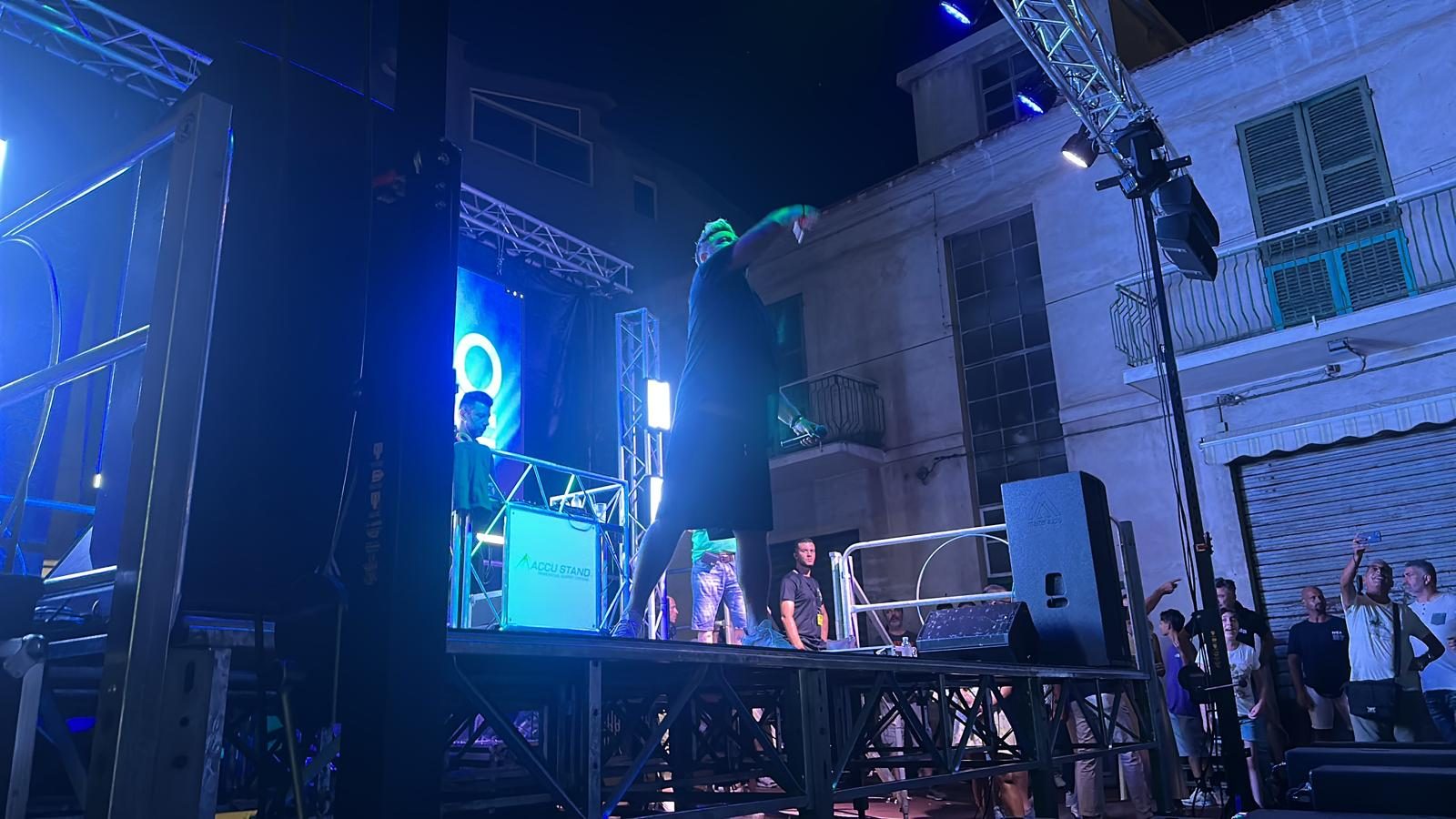 Nottambula — San Salvo (CH): allestimento audio, luci e palco di Magic Stunts